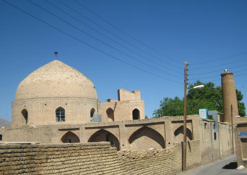 مسجدی که بخشی از تاریخ اسلام در ایران را روایت می‌کند