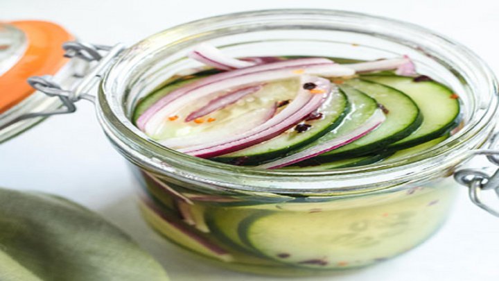 طرز تهیه ترشی خیار و پیاز ورقه شده