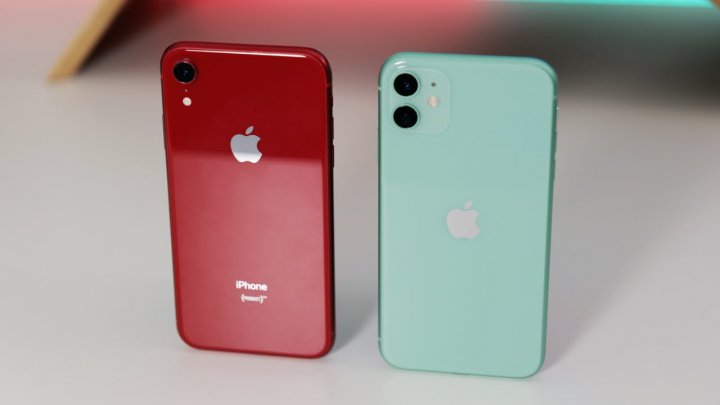 مقایسه قیمت iPhone XR با iPhone 11