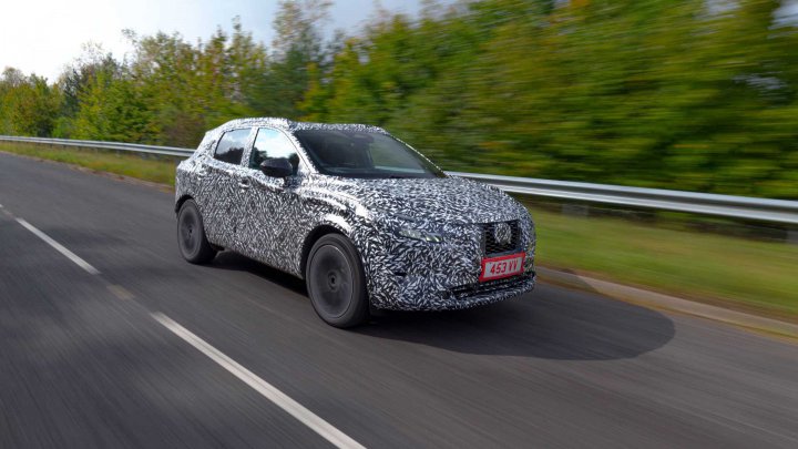 نیسان قشقایی ۲۰۲۱ داخل نیسان قشقایی ۲۰۲۱ جادارتر و با فناوری بالا