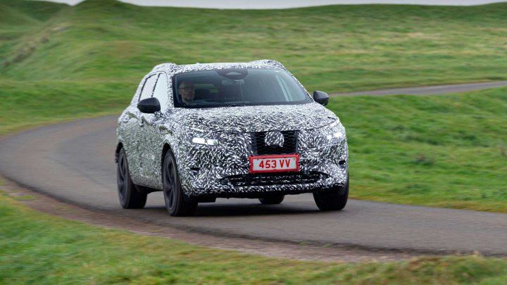 نیسان قشقایی ۲۰۲۱ داخل نیسان قشقایی ۲۰۲۱ جادارتر و با فناوری بالا