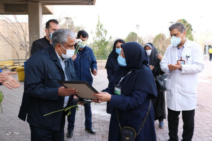 ملی پوشان ناشنوای کرمانی مدال قهرمانی خود را به مدافعان سلامت اهدا کردند