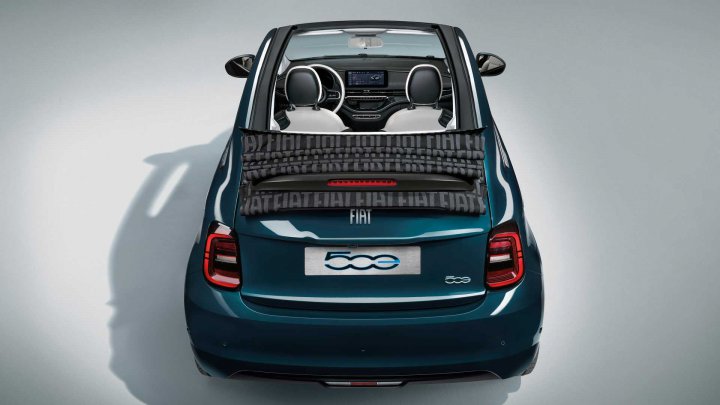 مسابقه ای دیدنی بین تمام نسل های فیات 500 + فیلم