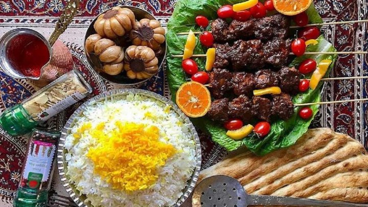 آموزش آشپزی؛ از ترفند‌های خوشمزه شدن آش جو مجلسی و کباب لا پلو تا سوپ پرتقال و ژله مجلسی بته جقه + تصاویر