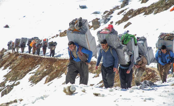 (تصاویر) کولبری در برف