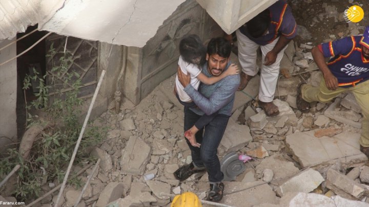 (تصاویر) ریزش مرگبار ساختمان ۵ طبقه در پاکستان