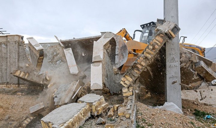 (تصاویر) تخریب ساخت و ساز‌های غیرمجاز در رودهن