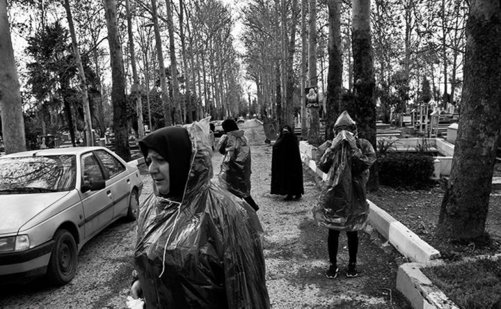 (تصاویر) خاکسپاری غریبانه جانباختگان کرونا در بهشهر