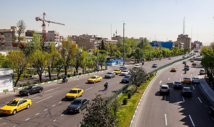 (تصاویر) خیابان‌های شلوغ تهران پس از تعطیلات نوروزی