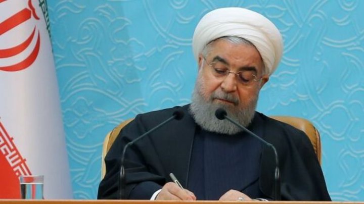 تماس روحانی با همتی درباره رفع توقیف ۱.۶ میلیارد دلار