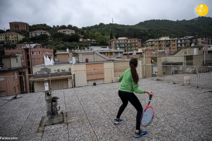 (تصاویر) تنیس‌بازی دختران همسایه از دو سوی دو پشت بام