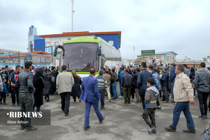 (تصاویر) ازدحام بدرقه‌کنندگان در اعزام مشمولان وظیفه در رشت