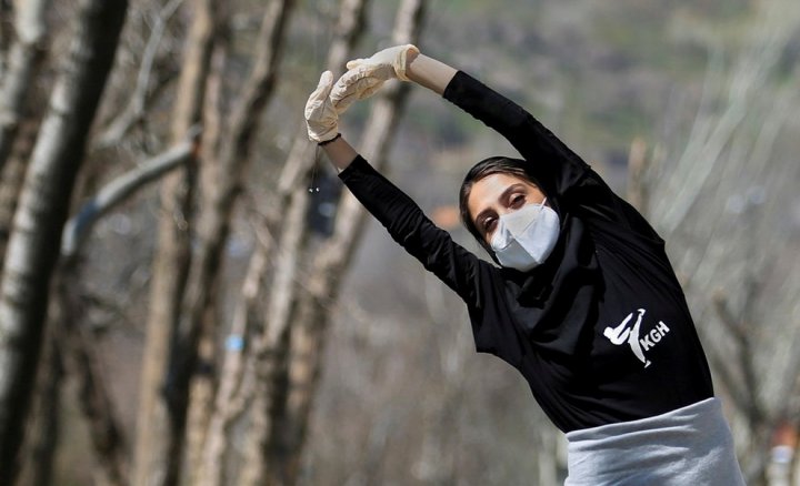 (تصاویر) زندگی دختر ورزشکار ایرانی در بخش ایزوله بیماران کرونا