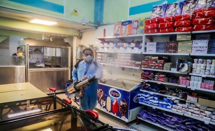 (تصاویر) ضدعفونی بیمارستان‌های تهران توسط بسیجیان