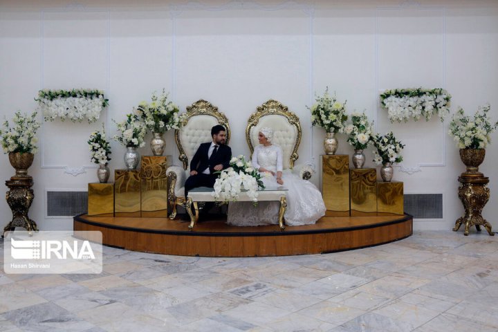(تصاویر) «نسیم شوستری» پرستار معروفِ بخش کرونا عروسی کرد