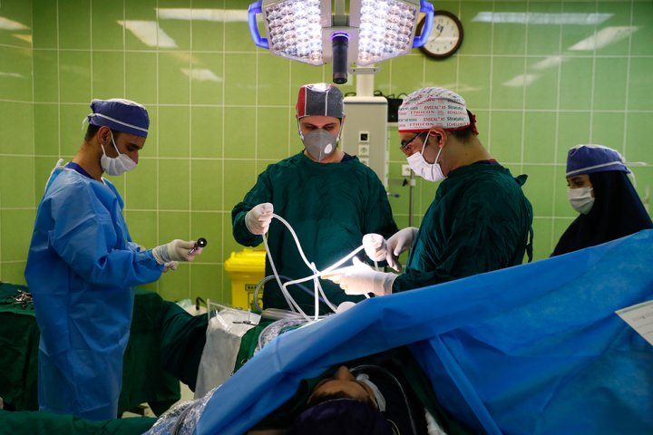 (تصاویر) انجام عمل جراحی چاقی (باریتریک) در تهران