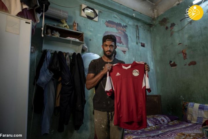 (تصاویر) کرونا یک فوتبالیست را فروشنده خیابانی کرد