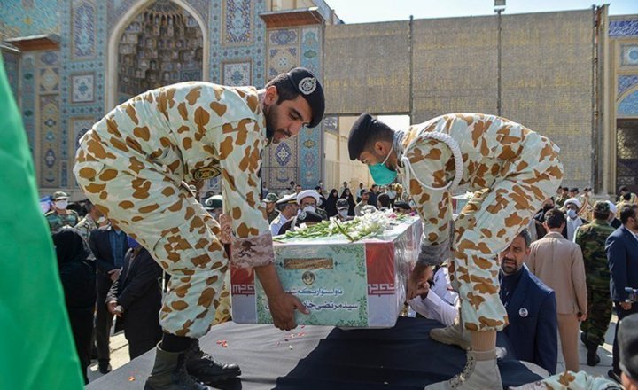 (تصاویر) استقبال از شهدای ناوچه کنارک در شیراز