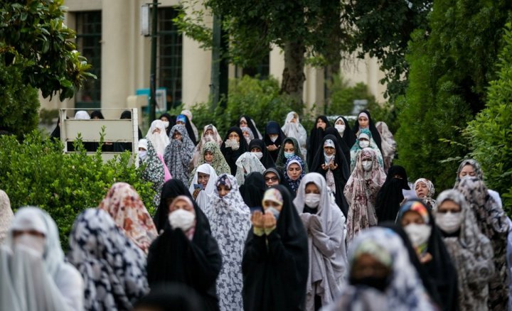 (تصاویر) نماز عید فطر در دانشگاه تهران