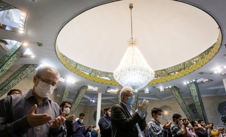 (تصاویر) نماز عید فطر در دانشگاه تهران