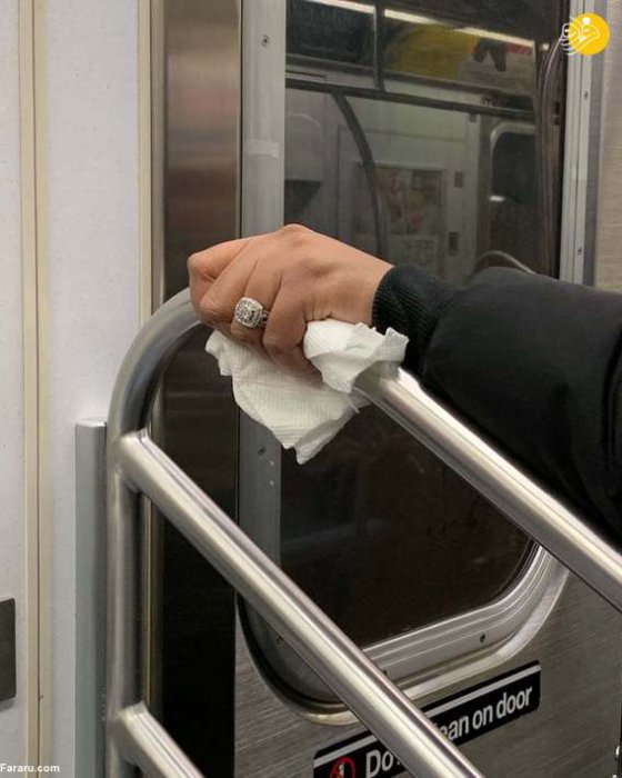 (تصاویر) دست‌های مضطرب در مترو