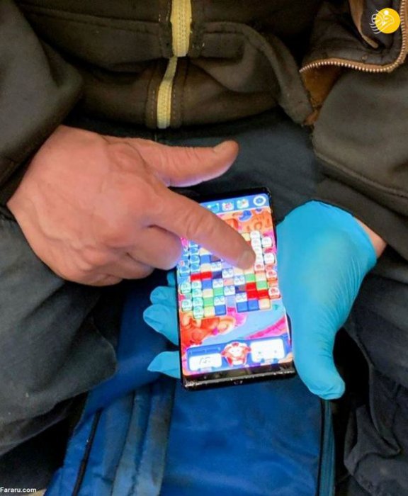 (تصاویر) دستهای مضطرب در مترو