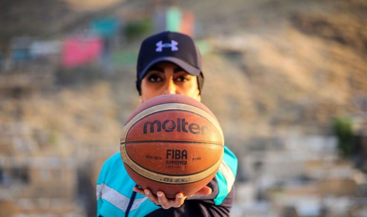 (تصاویر) زندگی ورزشی آتنا طاهری بانوی مدافع سلامت