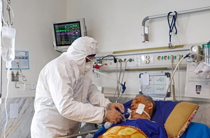 نتایج بررسی ۷۵۰ بیمار کرونایی در تهران؛ سردرد، شایع‌ترین درگیری بیماران