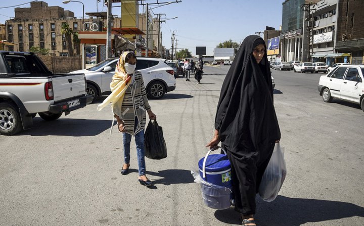 (تصاویر) گرمای طاقت فرسای اهواز