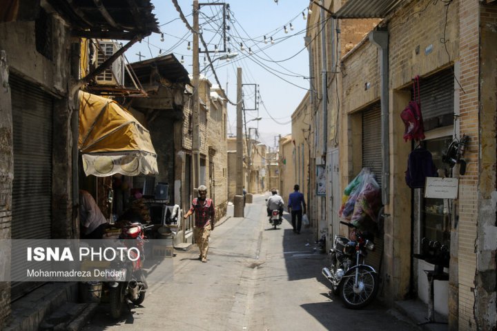 (تصاویر) تجمع معتادان در محله سنگ سیاه شیراز