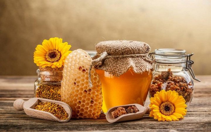 چگونه می‌توان عسل طبیعی را تشخیص داد؟