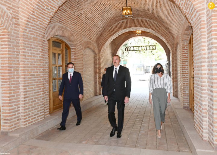 (تصاویر) بازدید رئیس جمهور آذربایجان و همسرش از کاروانسرای شاه عباس