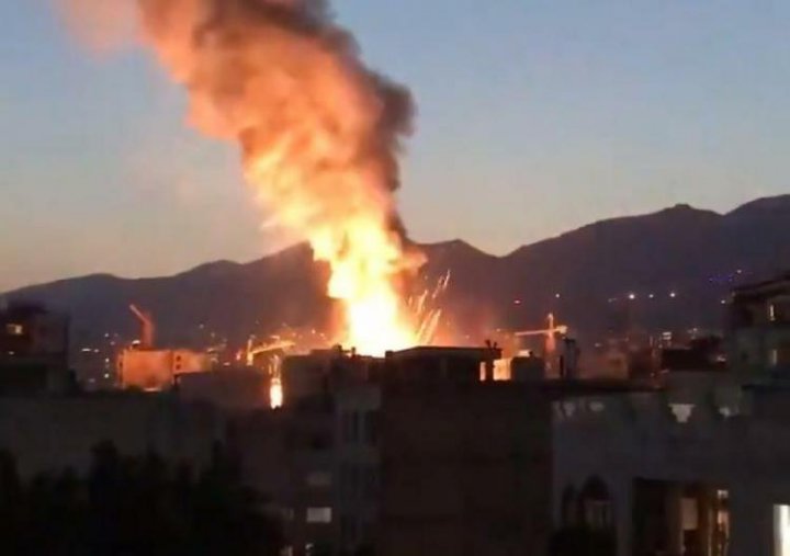 جزئیات انفجار و آتش‌سوزی در مرکز درمانی سینا اطهر در خیابان شریعتی تهران؛ افزایش تعداد کشته‌های حادثه در کلینیک سینا اطهر