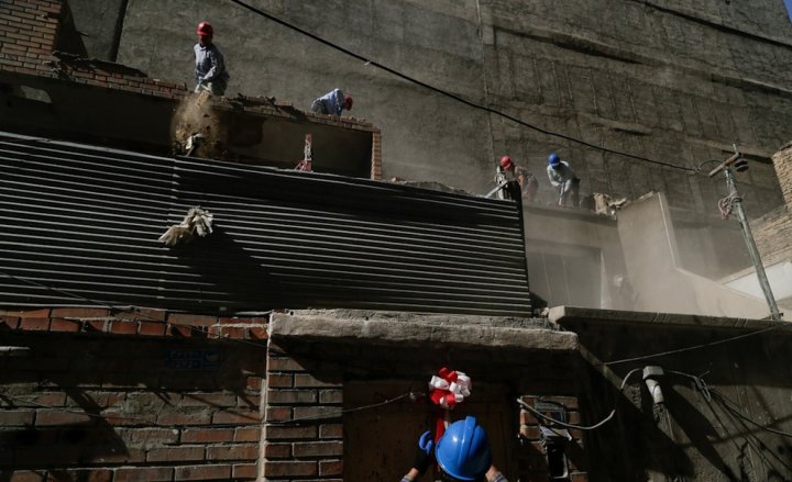 (تصاویر) تخریب بافت فرسوده منطقه ۱۷ تهران