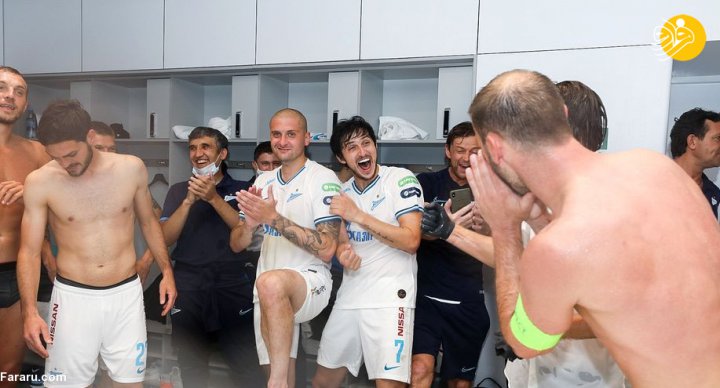 (تصاویر) جشن قهرمانی زنیت به همراه آزمون در رختکن (تصاویر) جشن قهرمانی زنیت به همراه آزمون در رختکن