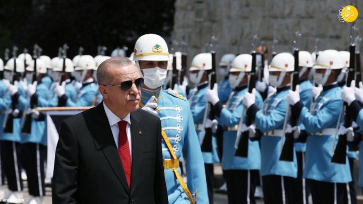 (تصاویر) دسته گل اردوغان در سالگرد کودتای ۱۵ جولای
