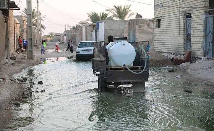 (تصاویر) معضل فاضلاب در مناطق محروم آبادان