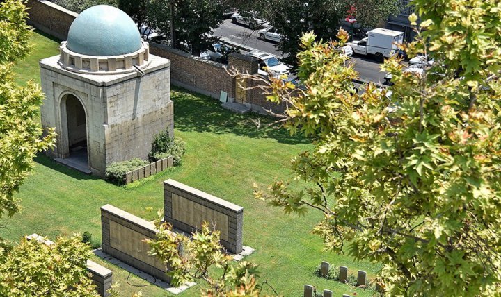 (تصاویر) متفاوت‌ترین قبرستان خارجی‌ها در قلب تهران