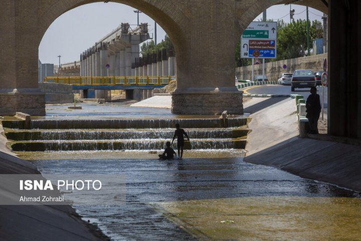 (تصاویر) گرمای ۵۰ درجه هوا در قم