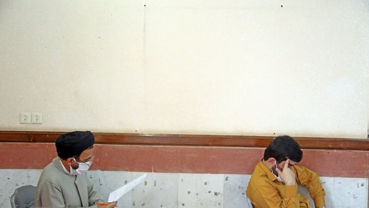 (تصاویر) حضور طلاب در آزمون ورودی دکتری