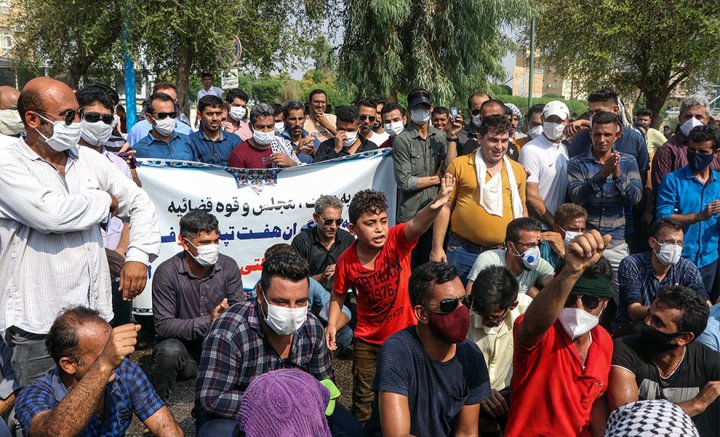 (تصاویر) تجمع گسترده کارگران معترض هفت تپه