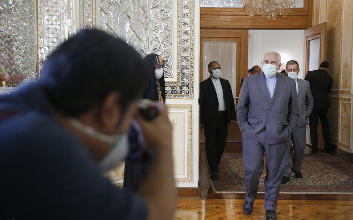 (تصاویر) دیدار مقام روس با ظریف بدون ماسک