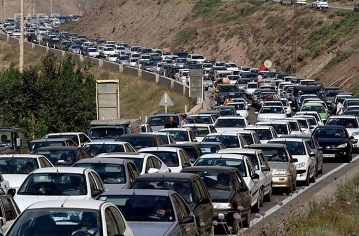 هجوم مسافران به جاده چالوس