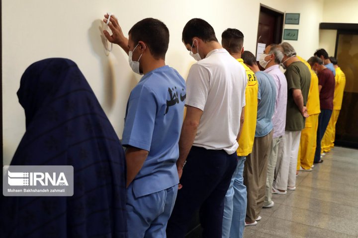 (تصاویر) انهدام بزرگترین باند کلاهبرداری کشور