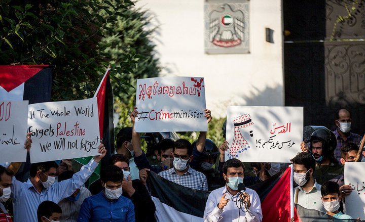(تصاویر) تجمع اعتراضی مقابل سفارت امارات در تهران