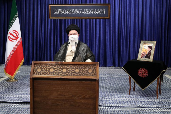 (تصاویر) رهبر انقلاب در نشست تصویری با هیئت وزیران