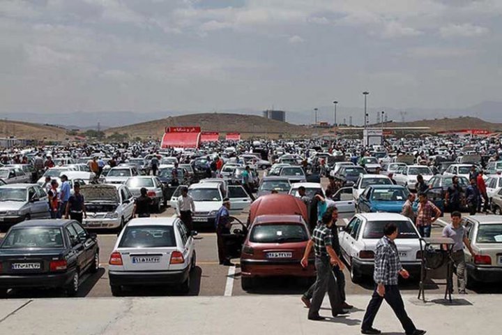 قیمت روز خودروهای سایپا و ایران خودرو؛ کاهش اندک قیمت‌ ها در بازار