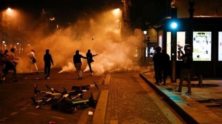 (عکس) اغتشاش هواداران پاری‌سن‌ژرمن در پاریس در پی ناکامی PSG