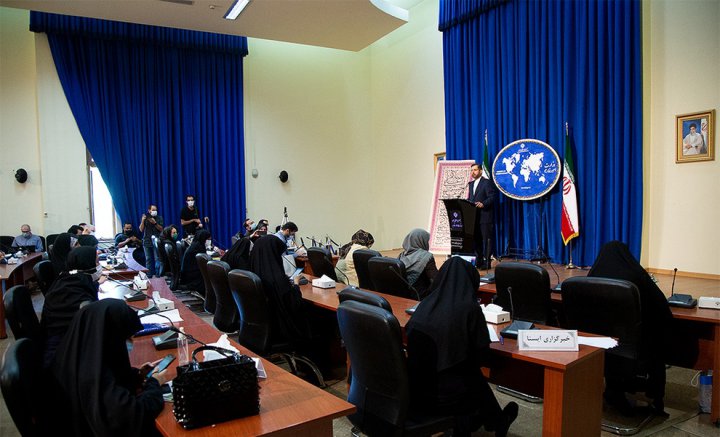 (تصاویر) اولین نشست خبری سخنگوی جدید وزارت امور خارجه
