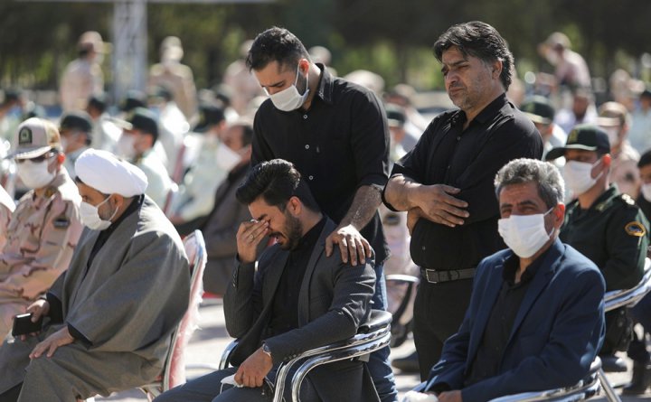 (تصاویر) تشییع پیکر شهید مرزبانی در مشهد